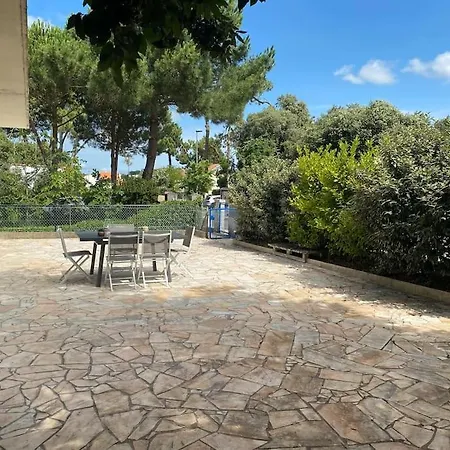 Апартаменты Reve Ete Tres Bel Entierement Renove